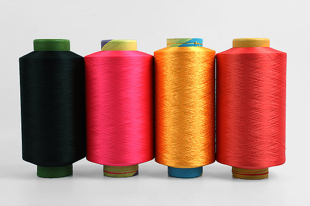 Poliesterska filamentna pređa jedna je od najpopularnijih vrsta pređe koja se koristi u tekstilnoj industriji